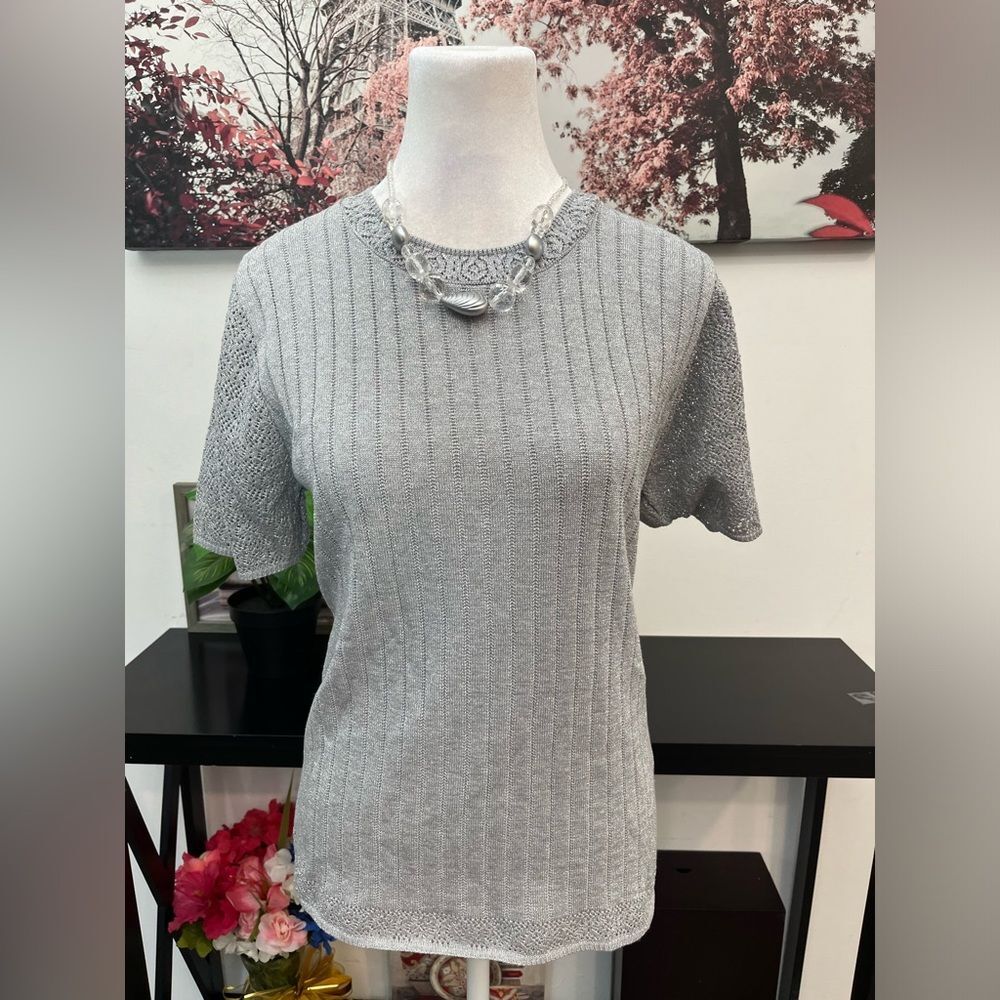 NWT Alfred Dunner Silver Metallic Shimmer Knit Top Blouse Size S Macys $48 MSRP